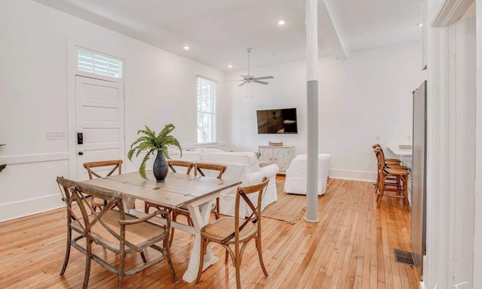 Tybee Island Condo | 2 King Bedrooms in Historic Barracks at North Beach