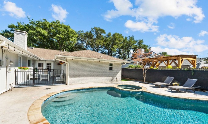 Richardson House | 2 King Beds, Heated Pool Spa, Family Friendly, Grill, Cornhole, Foosball, Games