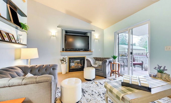 Olympia House | < 2 Mi to Budd Inlet: Pet-Friendly Home!