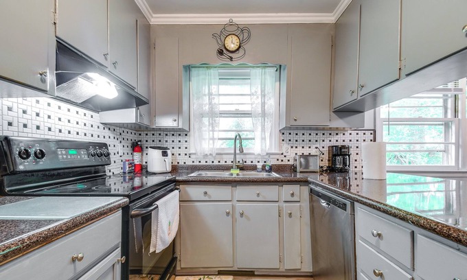 Cary Cottage | 2 Mi to Dtwn: Spacious Home in Cary w/Deck