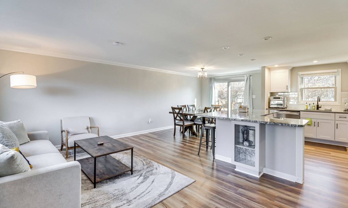 Annapolis House | 2 Mi to Sandy Point State Park: Home w/Deck!
