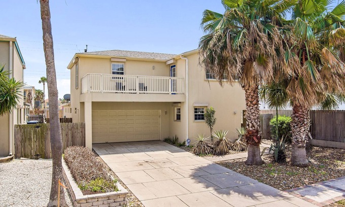 South Padre Island House | 2-min Walk to Beach, Private House with Pool