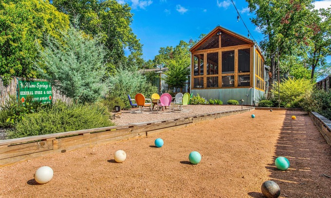 Fredericksburg House | 2 min walk to Main St - Screened Porch, Hot Tub, Bocce - Great for Groups