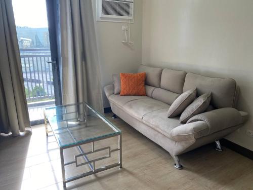 Tambo House | 2-min Walk to Okada Near AirportMOA wBalcony