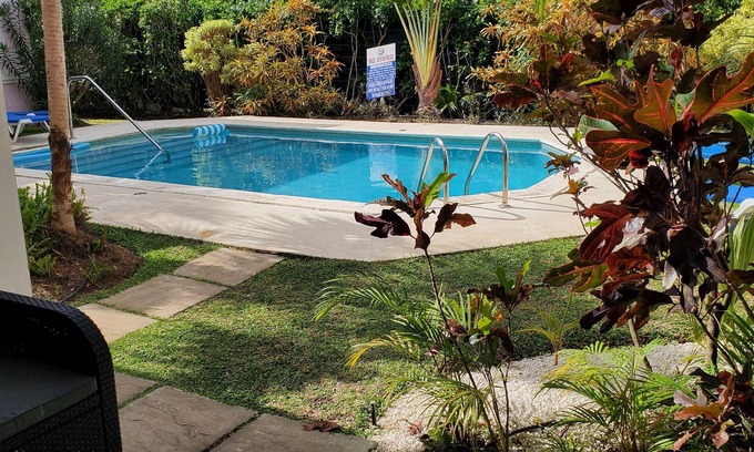 Dover Condo | 2 mins to beach! Family sized condo with a pool. Super close to dining and fun!