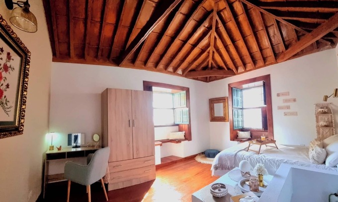 Santa Cruz de la Palma House | 2 minutes for the beach and services! Heart of the old town. Recently restaured.