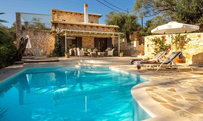 Petaleia House | 2 minutes walk from Avlaki bay and beach.