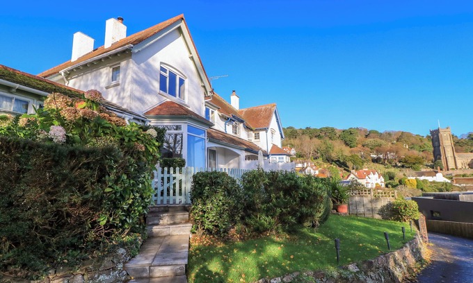 Minehead Cottage | 2 MOORLANDS, pet friendly, with open fire in Minehead
