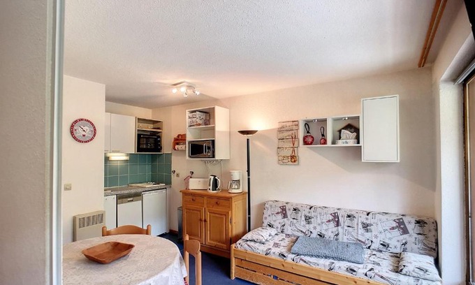 Les Bruyeres Apartment | 2 pièces cabine cosy 4 pers, pied des pistes, parking gratuit, Les Menuires - FR-1-178-369