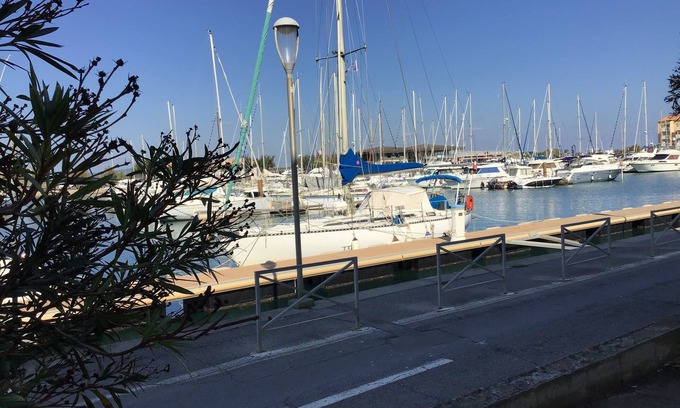 Frontignan Apartment | 2*-rated haven of peace at the port of Frontignan