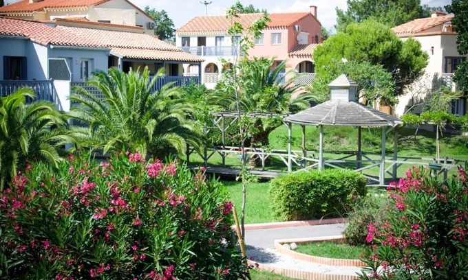 Les Hauts de Canet Condo | 2 room apartment in 12ha park Swimming pool and beach less than 10mn walk