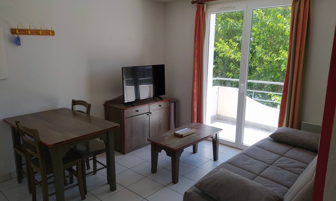 Saint-Geniez-d'Olt Apartment | 2-ROOM APARTMENT BALCONY SWIMMING POOL VILLAGE GOÉLIA