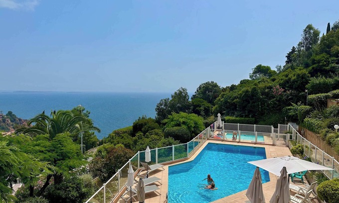 Theoule-Superieur Apartment | 2-room apt: sea, swimming pool, air conditioning, parking