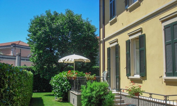 Intra Apartment | 2-room corner apartment with terrace in a quiet and sunny location