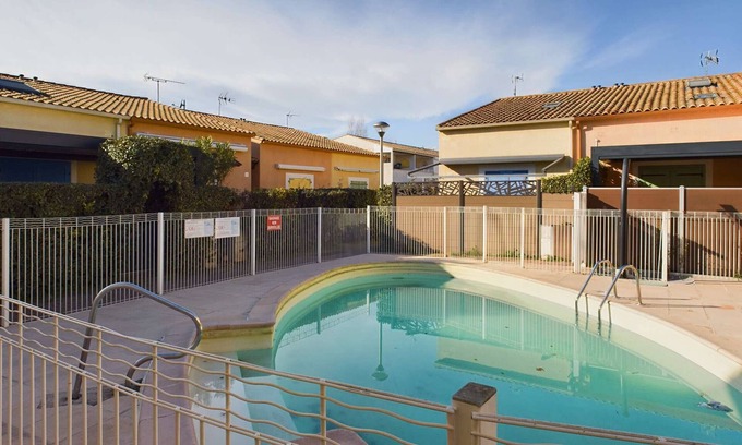 Marseillan Apartment | 2-Room Ground Floor Apartment with Terrace and Parking in Secure Residence with Pool