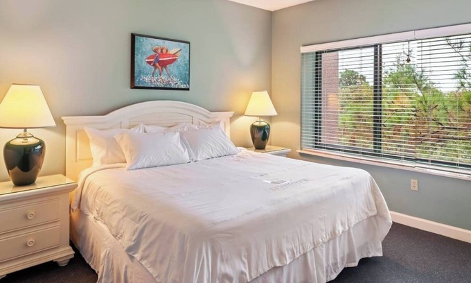 Hilton Head Resort | 2 Rooms: 3BR Condo w/Pool, Tennis, Kitchen and Easy Access to Local Restaurant