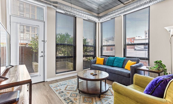 Old West Side Apartment | 2 Separate 2BR Units Near Big House & Downtown