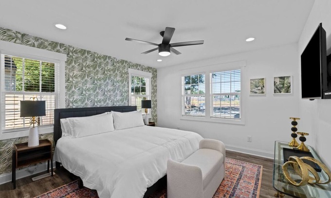 Downtown House | 2 Separate Cottages - Put Green, Mins to DT