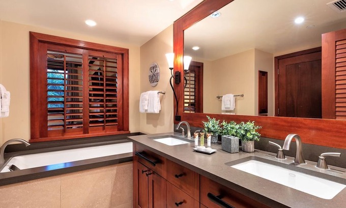 Ko Olina Villa | 2 Side x Side Villas - 3br + 2br on Same Floor-Sleeps up to 14! Great for Groups