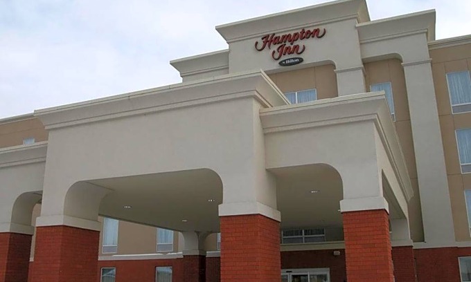 Fort Saskatchewan Hotel | 2-Star Hotel ∙ Hampton Inn by Hilton Fort Saskatchewan