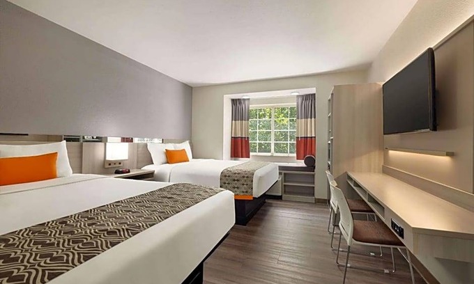 Southeast Raleigh Hotel | 2-Star Hotel ∙ Microtel Inn & Suites by Wyndham Raleigh