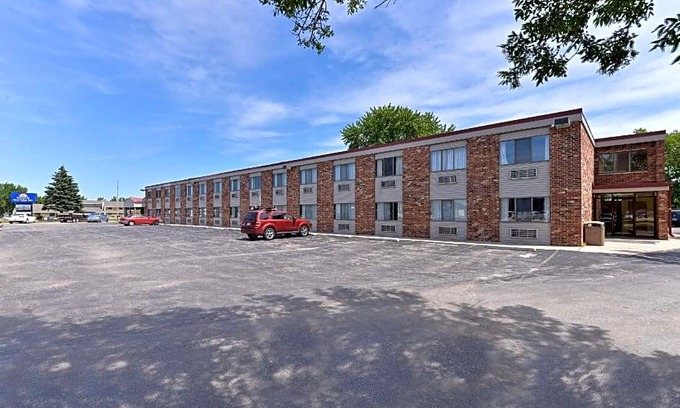 Clear Lake Hotel | 2-Star Hotel ∙ Americas Best Value Inn - Clear Lake