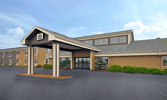 Bay City Hotel | 2-Star Hotel ∙ AmericInn by Wyndham Bay City