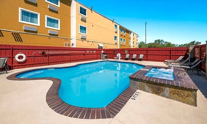 San Angelo Hotel | 2-Star Hotel ∙ Best Western North Bryant Inn