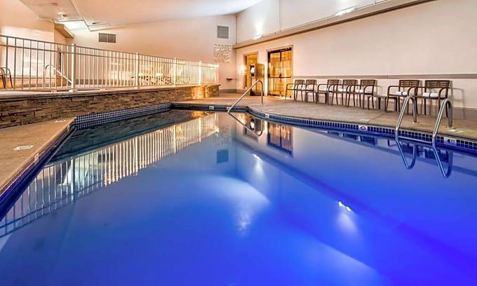 Birch Run Hotel | 2-Star Hotel ∙ Best Western Plus of Birch Run/Frankenmuth