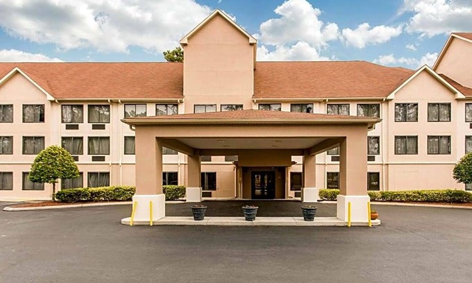 Wilmington Hotel | 2-Star Hotel ∙ Comfort Suites Wilmington near Downtown