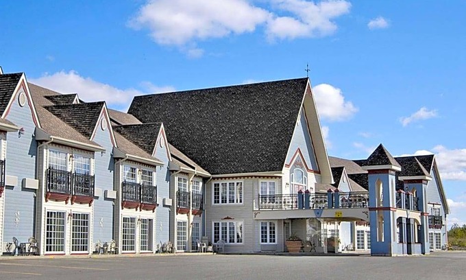 Saint-Basile Hotel | 2-Star Hotel ∙ Days Inn by Wyndham Edmundston