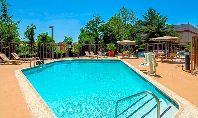 Montpelier Hotel | 2-Star Hotel ∙ Fairfield Inn by Marriott Laurel