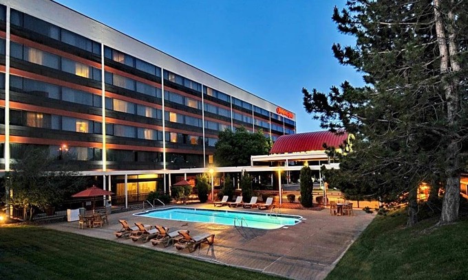 Union Square Hotel | 2-Star Hotel ∙ Hampton Inn Denver West Federal Center