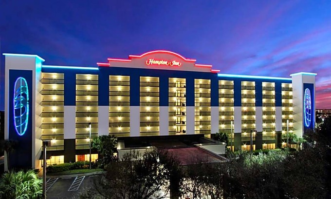 Oceanfront Hotel | 2-Star Hotel ∙ Hampton Inn Cocoa Beach