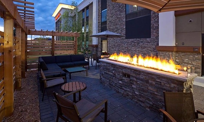 Spicer Hotel | 2-Star Hotel ∙ Hampton Inn Spicer Green Lake, MN