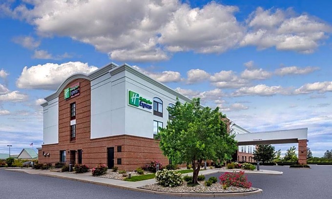 Coventry Hotel | 2-Star Hotel ∙ Holiday Inn Express - Coventry S - West Warwick Area, an IHG Hotel