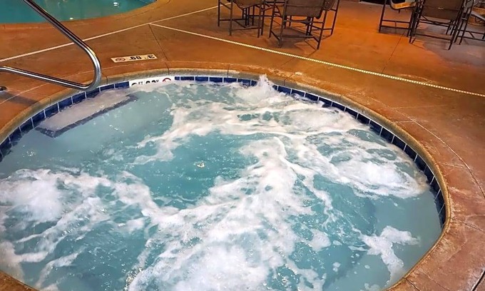Donegal Hotel | 2-Star Hotel ∙ Holiday Inn Express & Suites Donegal, an IHG Hotel