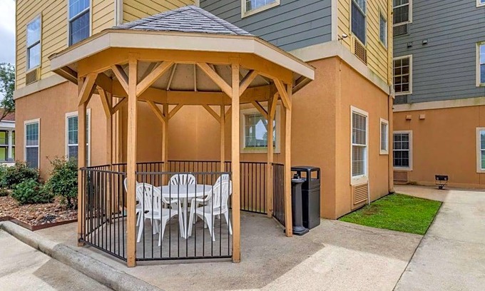 Port Arthur Hotel | 2-Star Hotel ∙ MainStay Suites Port Arthur - Beaumont South