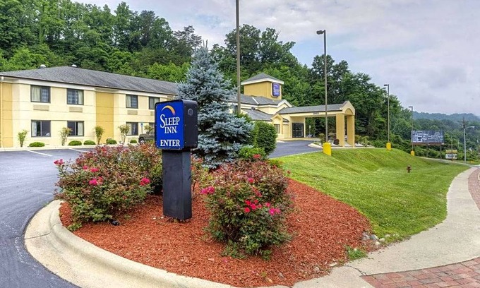 Bryson City Hotel | 2-Star Hotel ∙ Sleep Inn Bryson City Cherokee