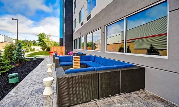 Camillus Hotel | 2-Star Hotel ∙ Tru By Hilton Syracuse-Camillus