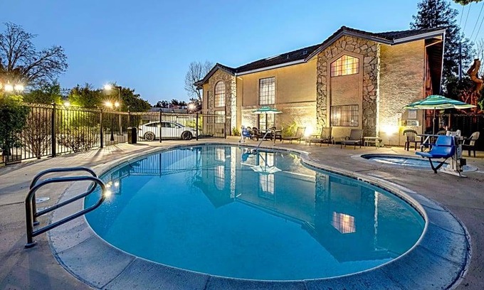 South San Jose Hotel | 2-Star Hotel ∙ Clarion Inn Silicon Valley