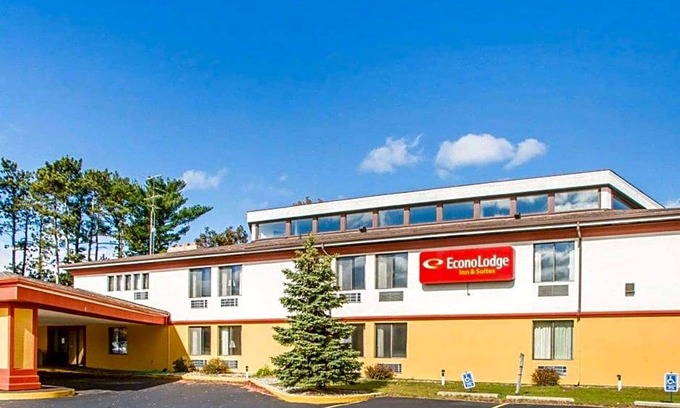 Stevens Point Hotel | 2-Star Hotel ∙ Econo Lodge Inn & Suites Stevens Point