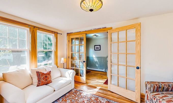 Boothbay Harbor Apartment | 2-story apartment steps from the harbor & downtown