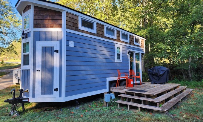 Mill Spring House | 2-story tiny home on the creek, full kitchen, close to pool and playground, sleeps 4.