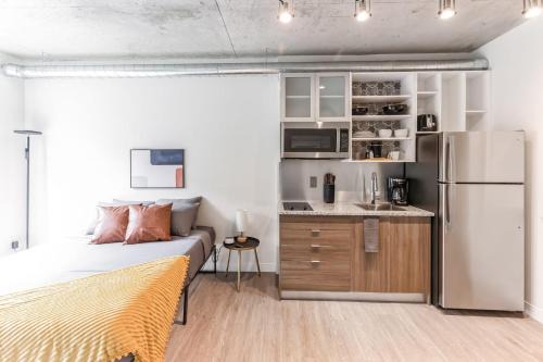 Cleveland Apartment | 2 Studios apartment w prime location