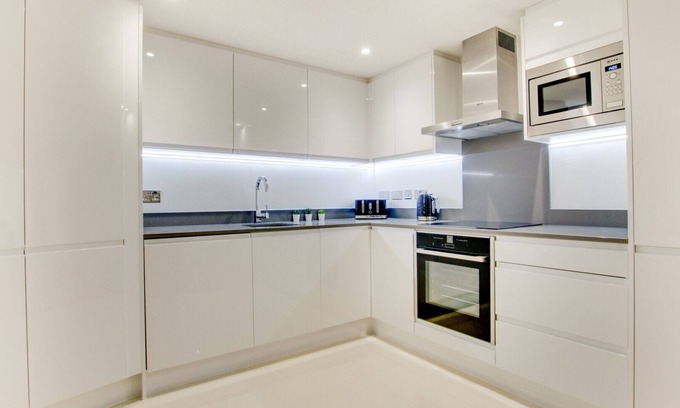 Dartmouth Apartment | 2 The Sail Loft - Two Bedroom Apartment, Sleeps 4