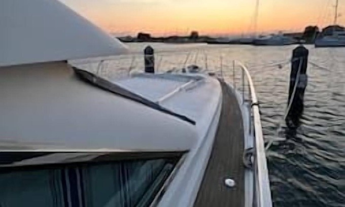 Sete Boat Rental | 2 to 8 berth yacht facing Mont Saint-Clair