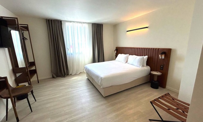 Signes Hotel | 2 Units on Prime Location Near Top Circuits, Close to Local Attractions