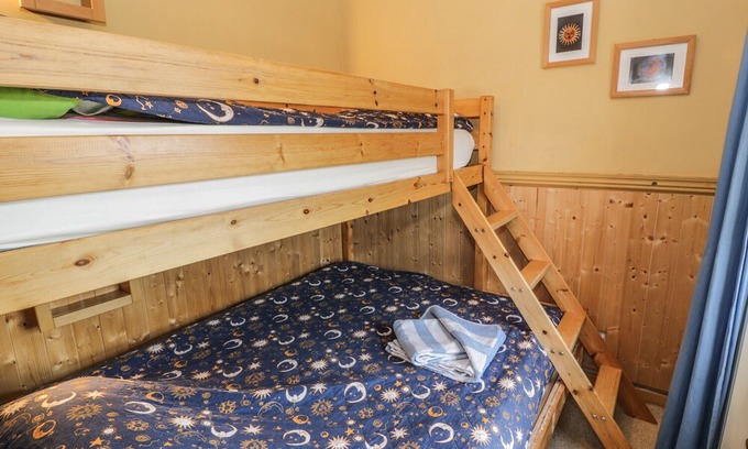Manod Cottage | 2 Waterloo Cottage, BLAENAU FFESTINIOG