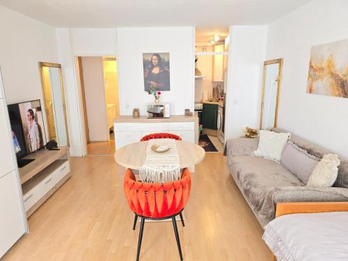 Seelberg Apartment | 2 x Apartments bei Augsburger Platz 1x Nr 5 - Studio Apartment mit Balkon und Parkplatz und 1 x Nr5-B - 2 ZW ohne Balkon und Parkplatz